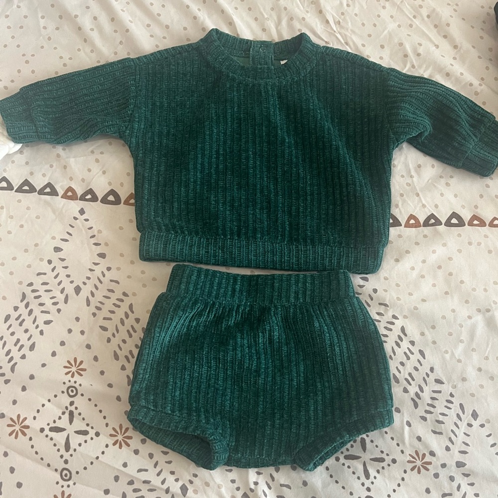 Hunter Green Baby Girl Two-Piece Short Set!